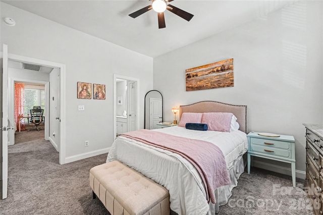 1043 Park West Drive, Charlotte, NC 28209