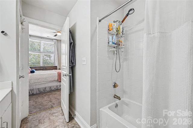 1043 Park West Drive, Charlotte, NC 28209