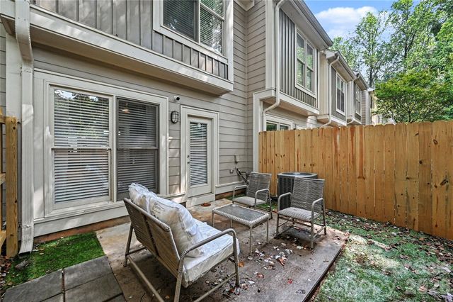 1043 Park West Drive, Charlotte, NC 28209