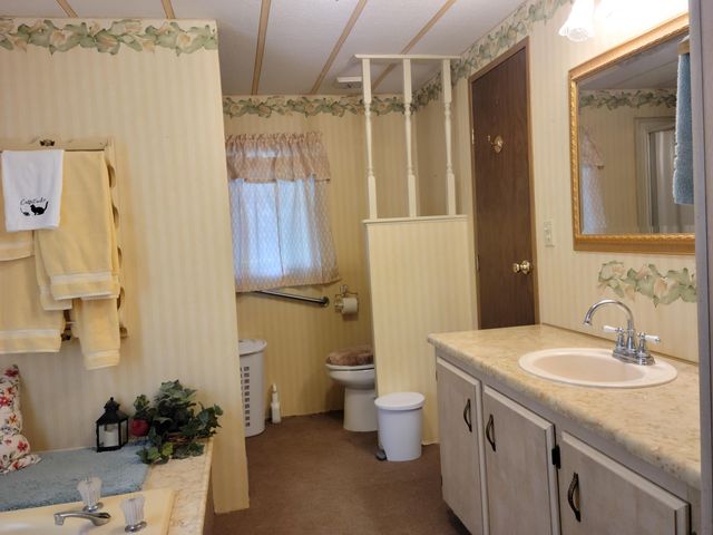 1094 Lee Roze Lane, Grants Pass, OR 97527