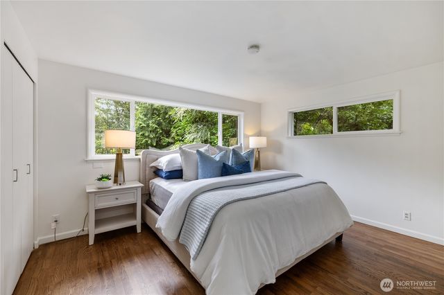 9125 NE 21st Place, Clyde Hill, WA 98004