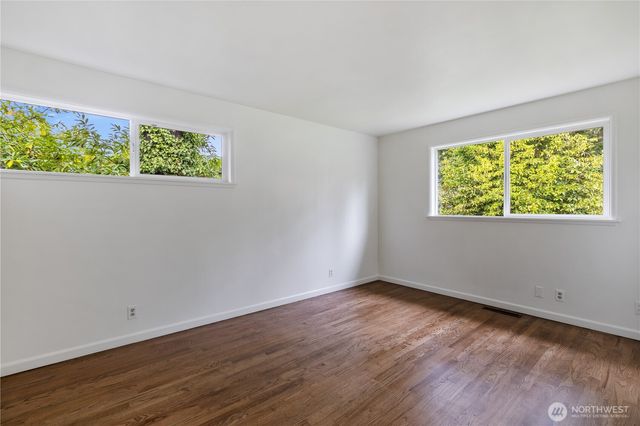 9125 NE 21st Place, Clyde Hill, WA 98004