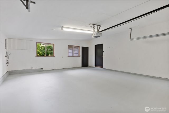 9125 NE 21st Place, Clyde Hill, WA 98004