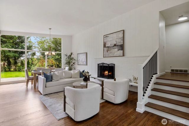 9125 NE 21st Place, Clyde Hill, WA 98004