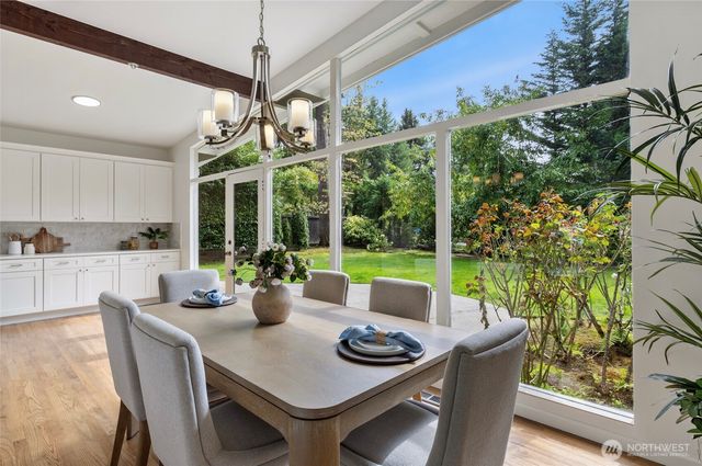 9125 NE 21st Place, Clyde Hill, WA 98004