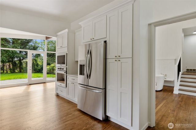 9125 NE 21st Place, Clyde Hill, WA 98004