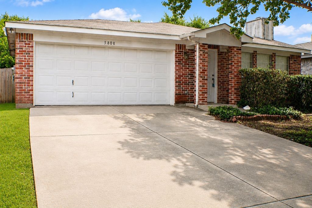 5808 Matt Street, Fort Worth, TX 76179