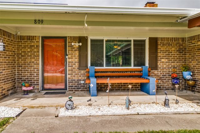 809 Beech Street, Bonham, TX 75418