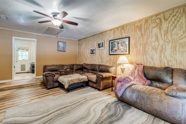 809 Beech Street, Bonham, TX 75418