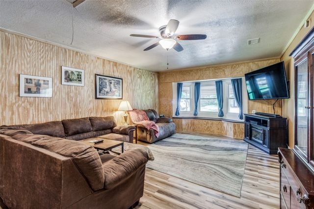809 Beech Street, Bonham, TX 75418