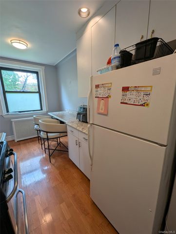 11 Greenridge Avenue D5, White Plains, NY 10605