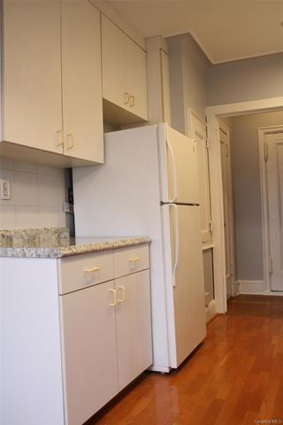 11 Greenridge Avenue D5, White Plains, NY 10605