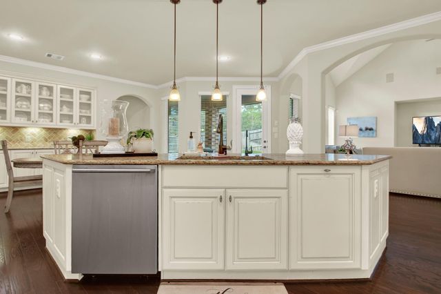 210 Chirping Squirrel Court, Pinehurst, TX 77362