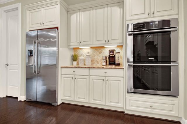 210 Chirping Squirrel Court, Pinehurst, TX 77362