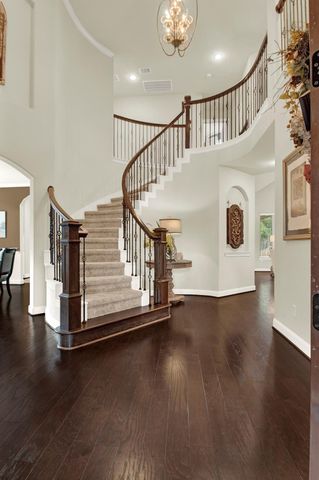 210 Chirping Squirrel Court, Pinehurst, TX 77362