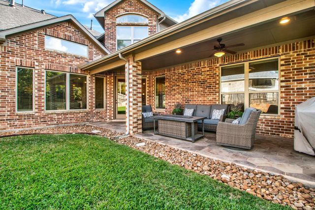 210 Chirping Squirrel Court, Pinehurst, TX 77362