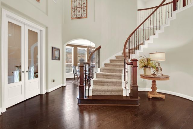 210 Chirping Squirrel Court, Pinehurst, TX 77362