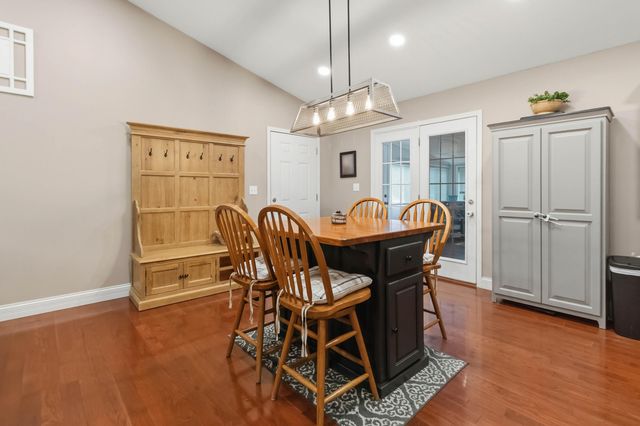 953 Lily Road, London, KY 40744