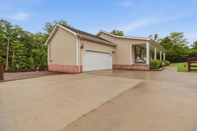 953 Lily Road, London, KY 40744