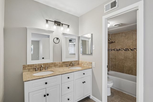 2712 Meadowstone Court, Carrollton, TX 75006