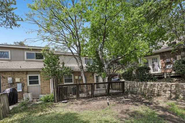 2712 Meadowstone Court, Carrollton, TX 75006