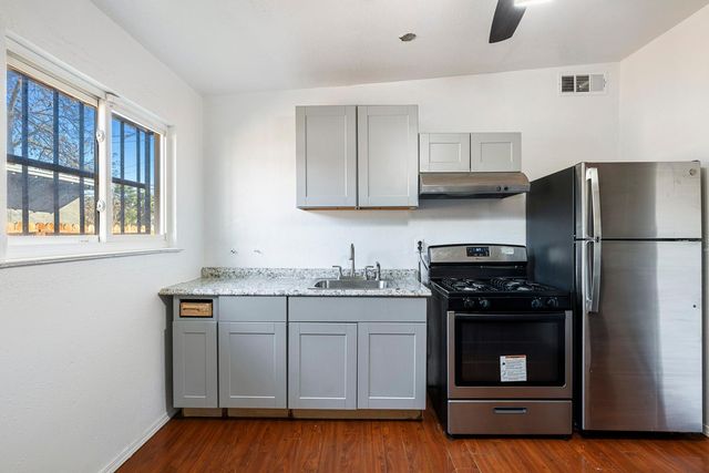 209 W Eden Avenue, Fresno, CA 93706