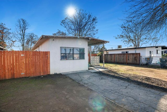 209 W Eden Avenue, Fresno, CA 93706