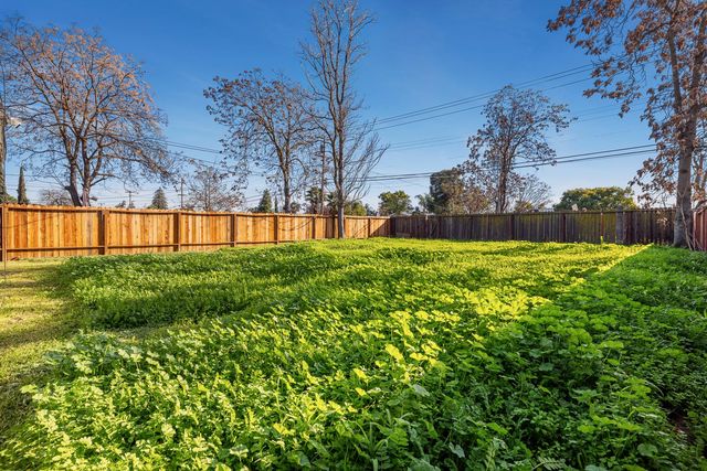 209 W Eden Avenue, Fresno, CA 93706