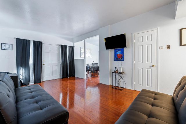 209 W Eden Avenue, Fresno, CA 93706