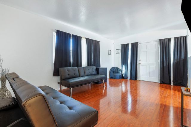 209 W Eden Avenue, Fresno, CA 93706