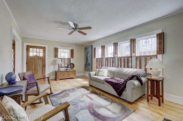 923 W 11 Mile Road, Royal Oak, MI 48067