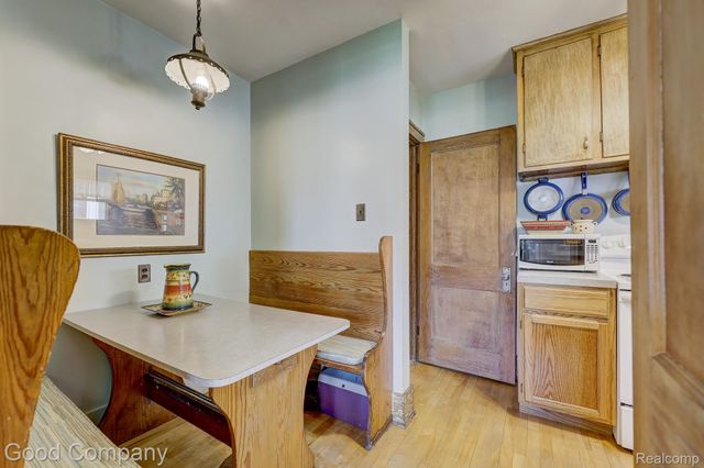 923 W 11 Mile Road, Royal Oak, MI 48067