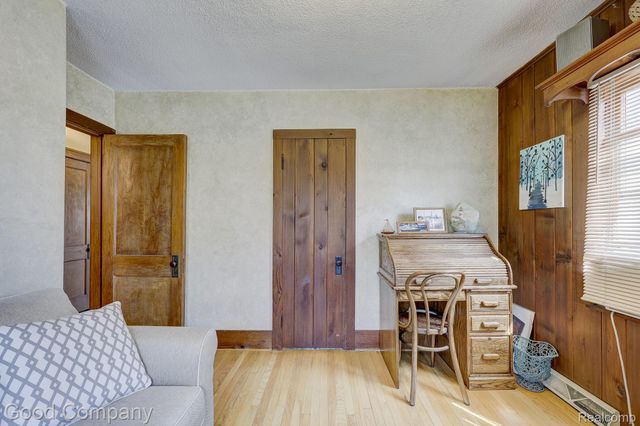 923 W 11 Mile Road, Royal Oak, MI 48067
