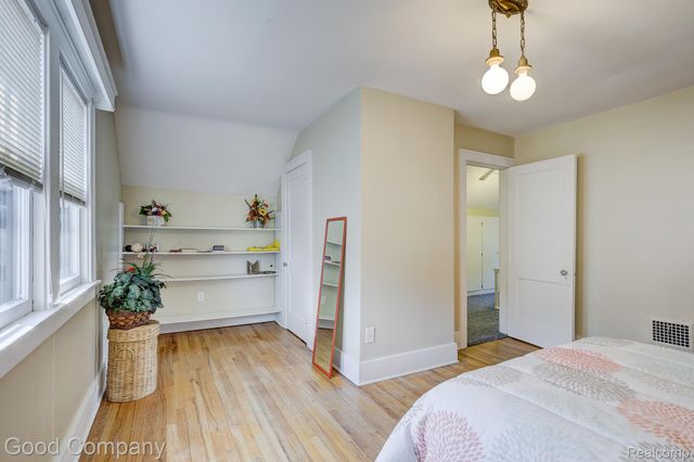 923 W 11 Mile Road, Royal Oak, MI 48067