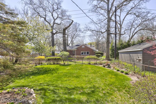 923 W 11 Mile Road, Royal Oak, MI 48067