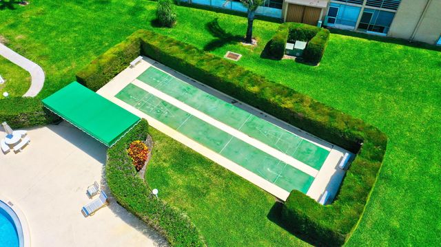 700 Village Green Court 206, Palm Springs, FL 33461