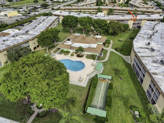 700 Village Green Court 206, Palm Springs, FL 33461