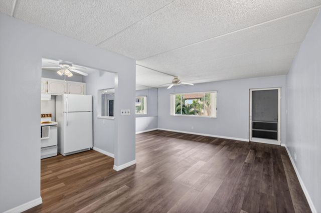 700 Village Green Court 206, Palm Springs, FL 33461