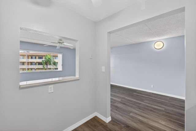 700 Village Green Court 206, Palm Springs, FL 33461