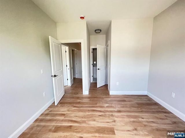 486 19th Street 2, Newark, NJ 07103