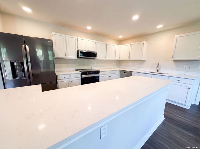 15426 CANTEEN CREEK DR, San Antonio, TX 78247