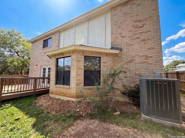 15426 CANTEEN CREEK DR, San Antonio, TX 78247