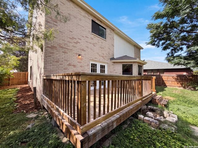15426 CANTEEN CREEK DR, San Antonio, TX 78247