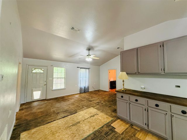 394 County Road 32900, Paris, TX 75460