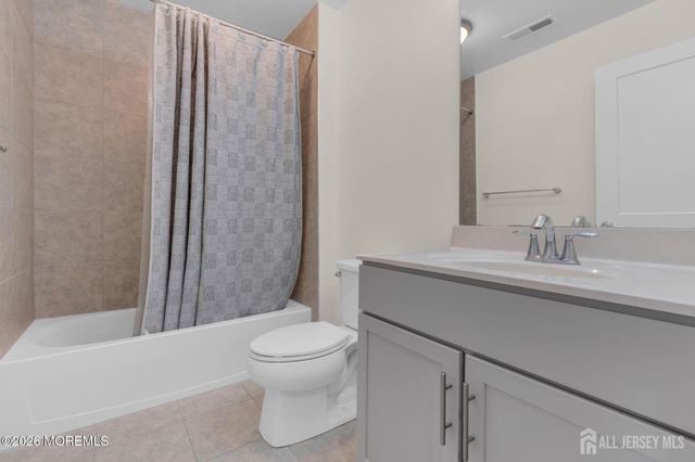 17 Kitchen Avenue, Old Bridge, NJ 08857