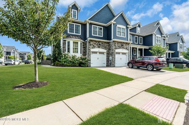 17 Kitchen Avenue, Old Bridge, NJ 08857