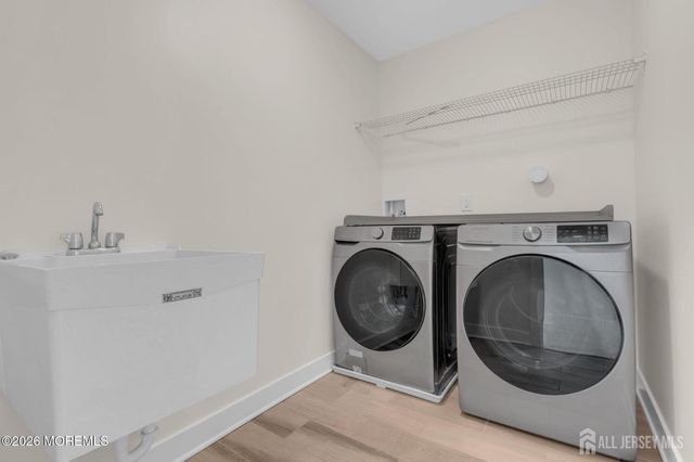 17 Kitchen Avenue, Old Bridge, NJ 08857