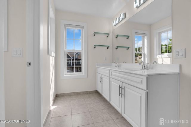 17 Kitchen Avenue, Old Bridge, NJ 08857