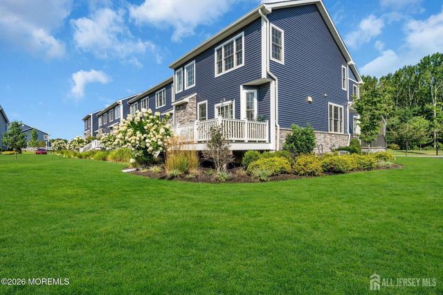 17 Kitchen Avenue, Old Bridge, NJ 08857