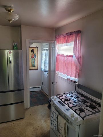41 Nassau Boulevard, West Hempstead, NY 11552